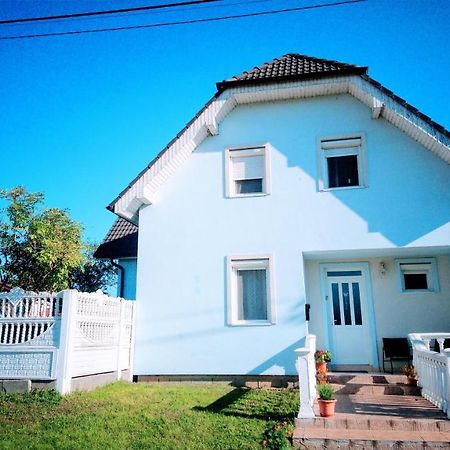 Vila Nela Podhájska Exteriér fotografie