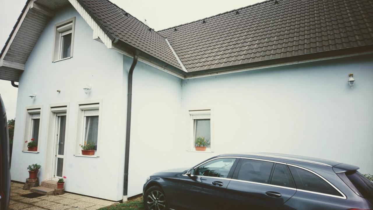 Vila Nela Podhájska Exteriér fotografie
